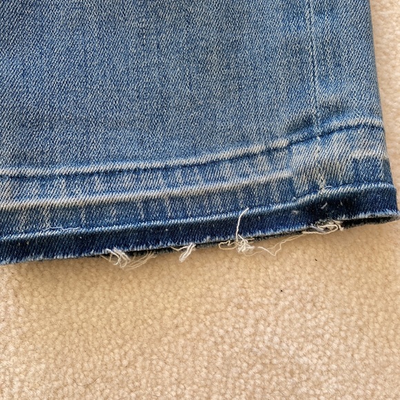 Like new MOTHER Undone Hem Dropout Cliffhanger crop denim jeans - Picture 7 of 16